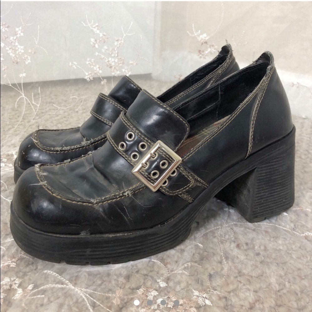 vintage oxford schoolgirl platform heels 🖤